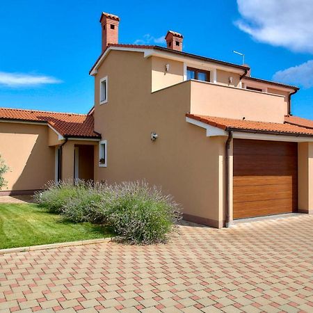 Villa Bartona For 8 Persons With Private Swimmingpool Pula Bagian luar foto