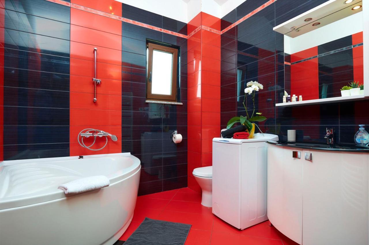 Villa Bartona For 8 Persons With Private Swimmingpool Pula Bagian luar foto