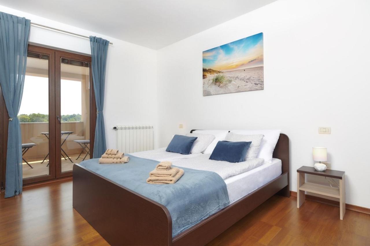 Villa Bartona For 8 Persons With Private Swimmingpool Pula Bagian luar foto